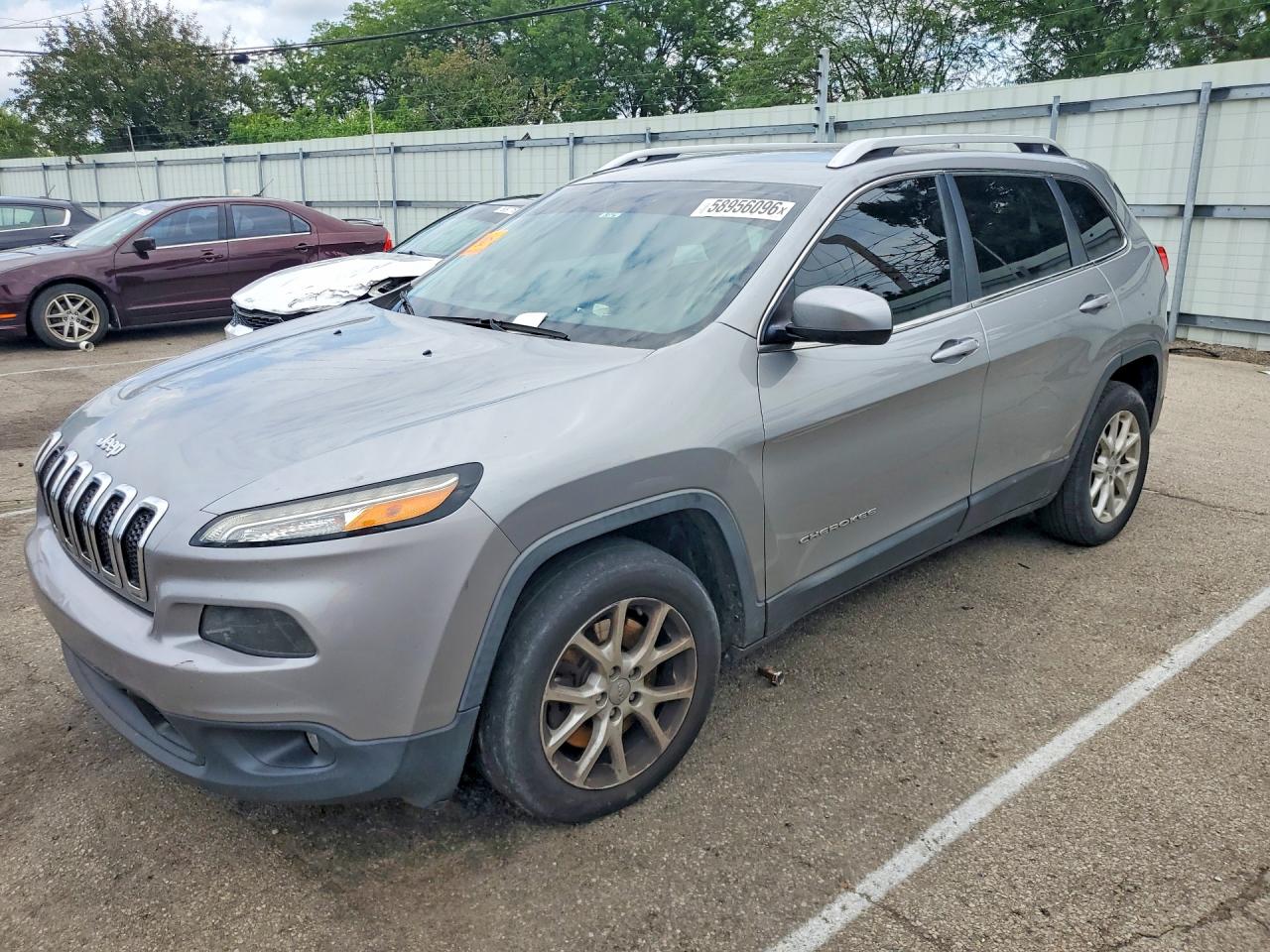 2015 Jeep Cherokee Latitude, VIN 1C4PJLCB4FW699956 — Механическое