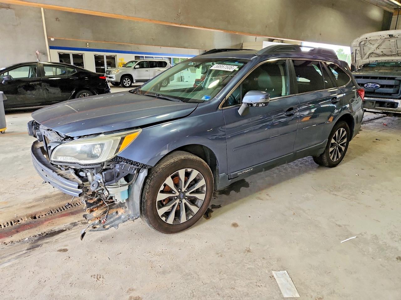 2015 Subaru Outback Limited, VIN 4S4BSANC7F3272947 — Front end