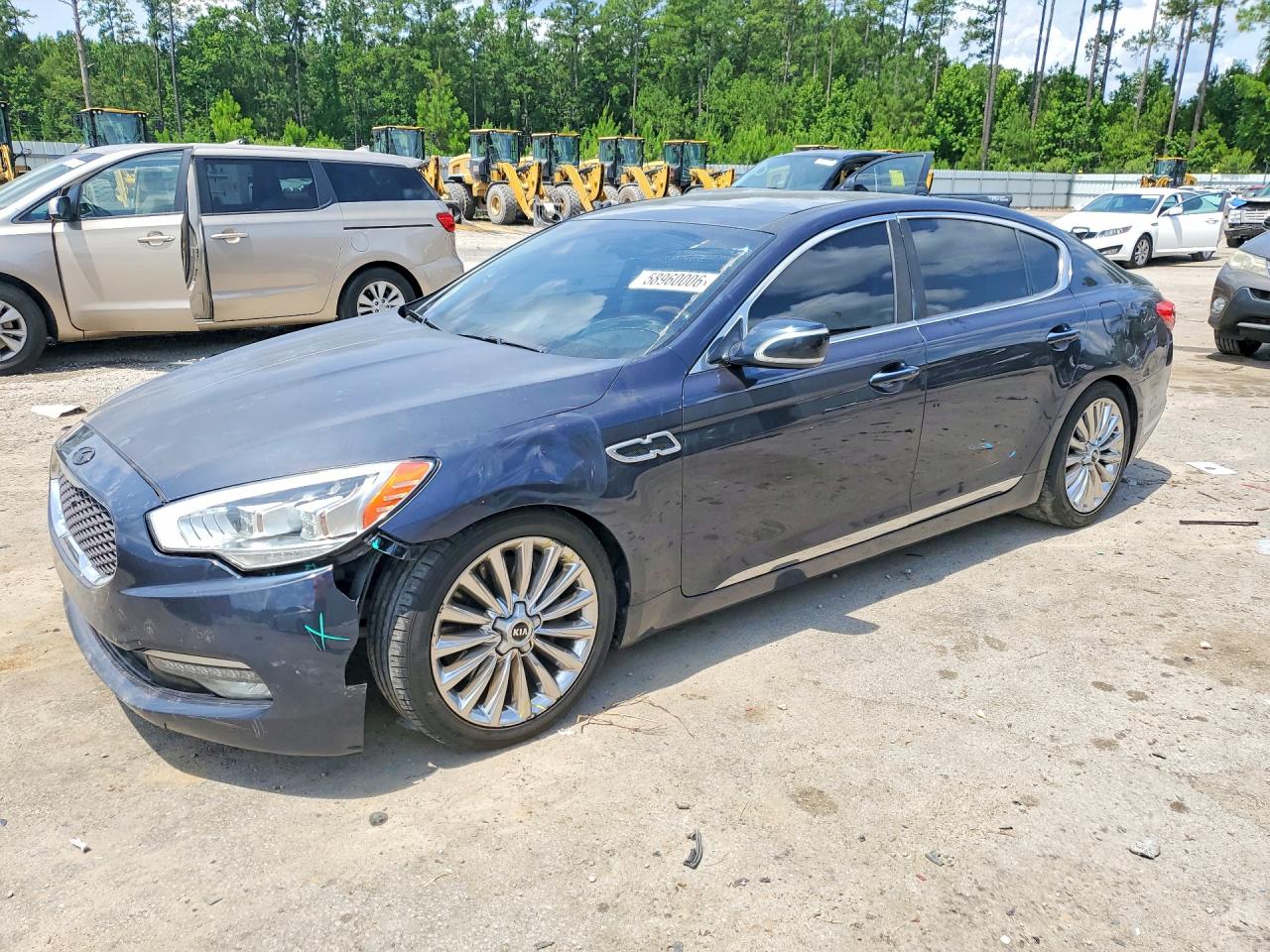 2015 Kia K900 Luxury, VIN KNALW4D41F6018655 — Front end