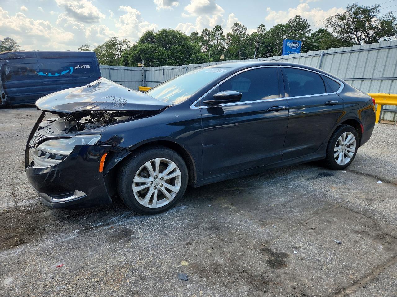 2015 Chrysler 200 Limited, VIN 1C3CCCABXFN570027 — Front end