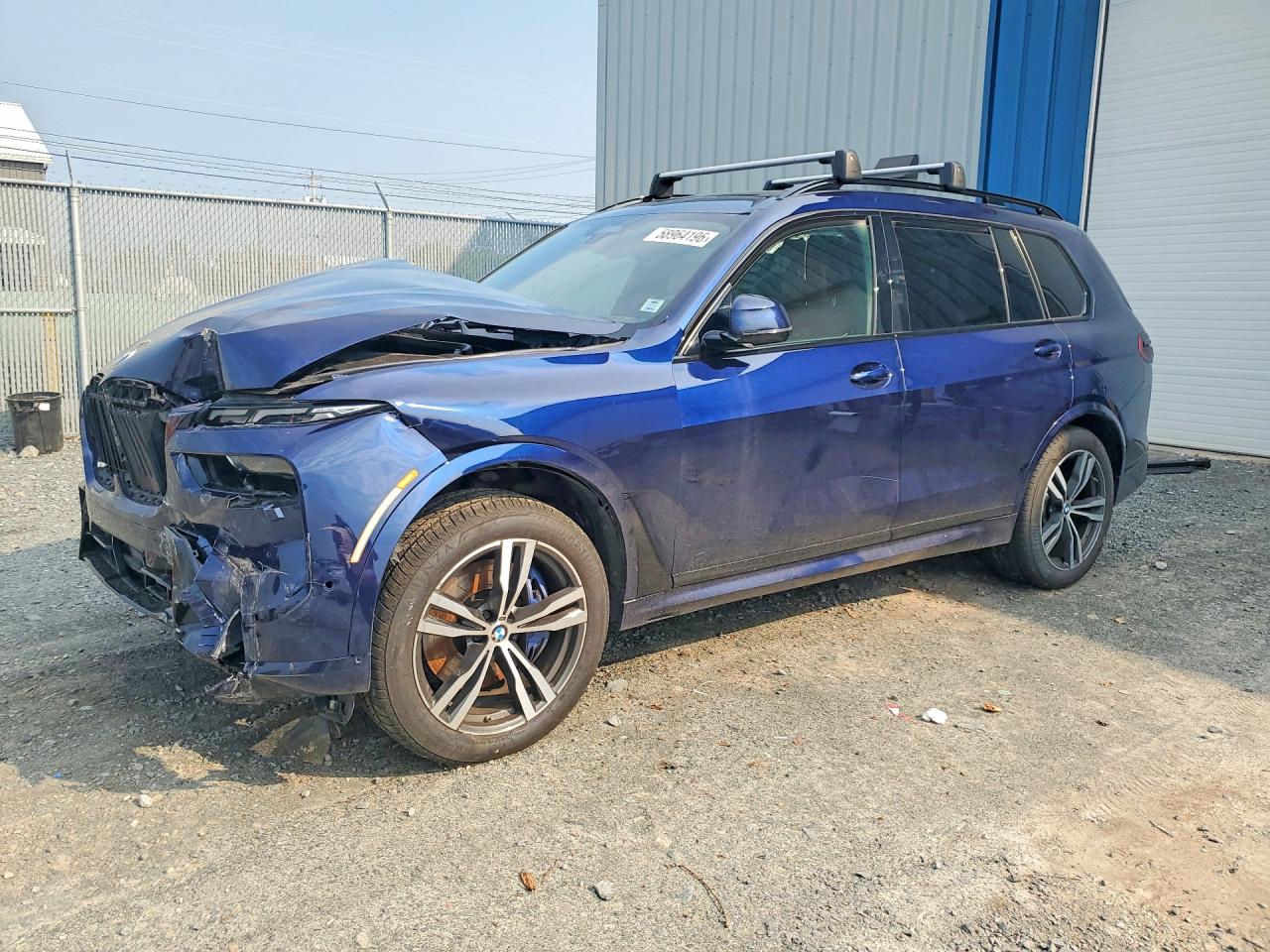 2023 BMW X7 xDrive40i, VIN 5UX23EM06P9R24504 — Front end