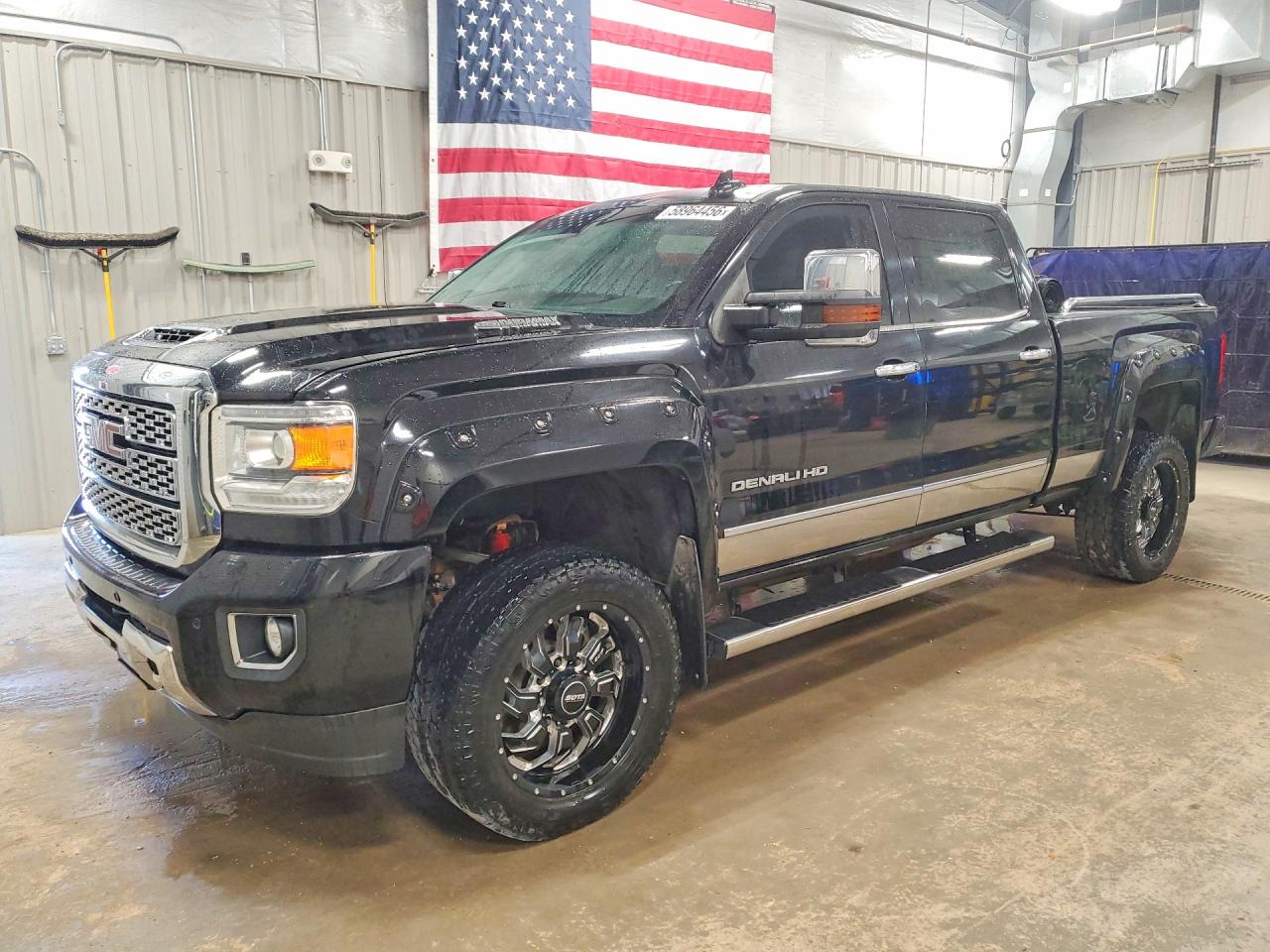 2018 GMC Sierra 3500HD Denali, VIN 1GT42YEY6JF272561 — Normal wear