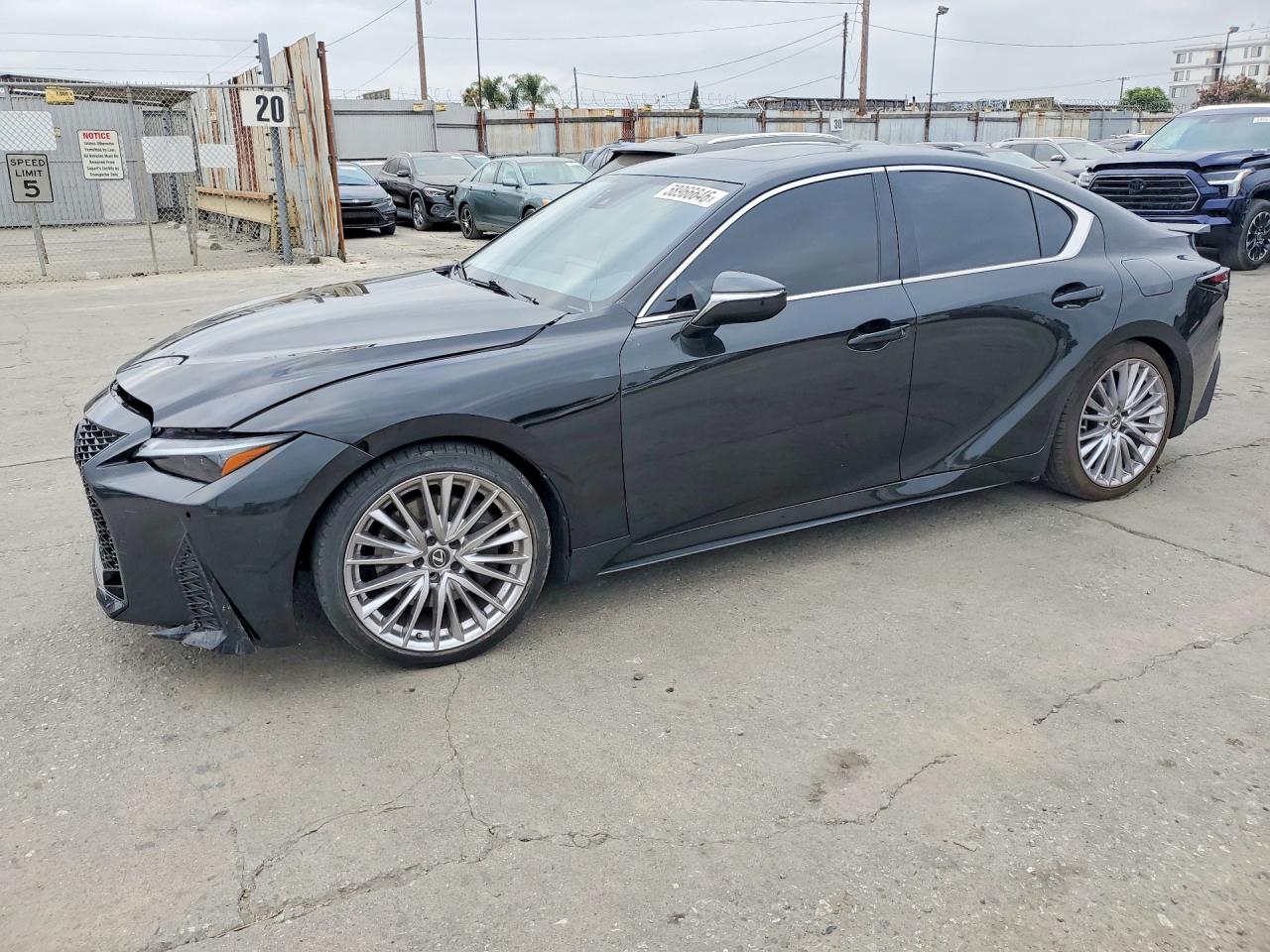 2022 Lexus IS 300, VIN JTHDA1D2XN5118047 — Перед