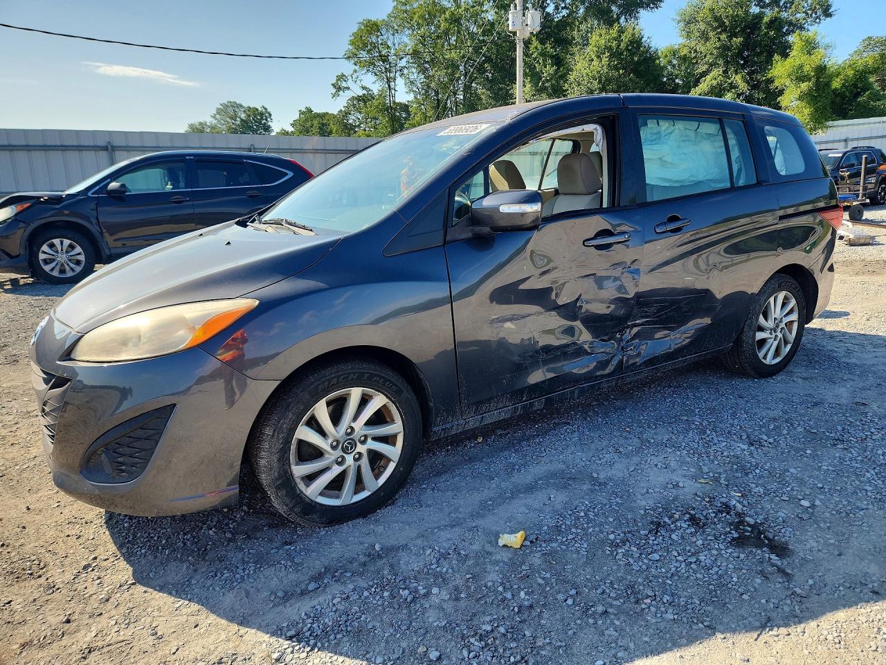 2013 Mazda 5 Sport, VIN JM1CW2BL1D0149148 — Side
