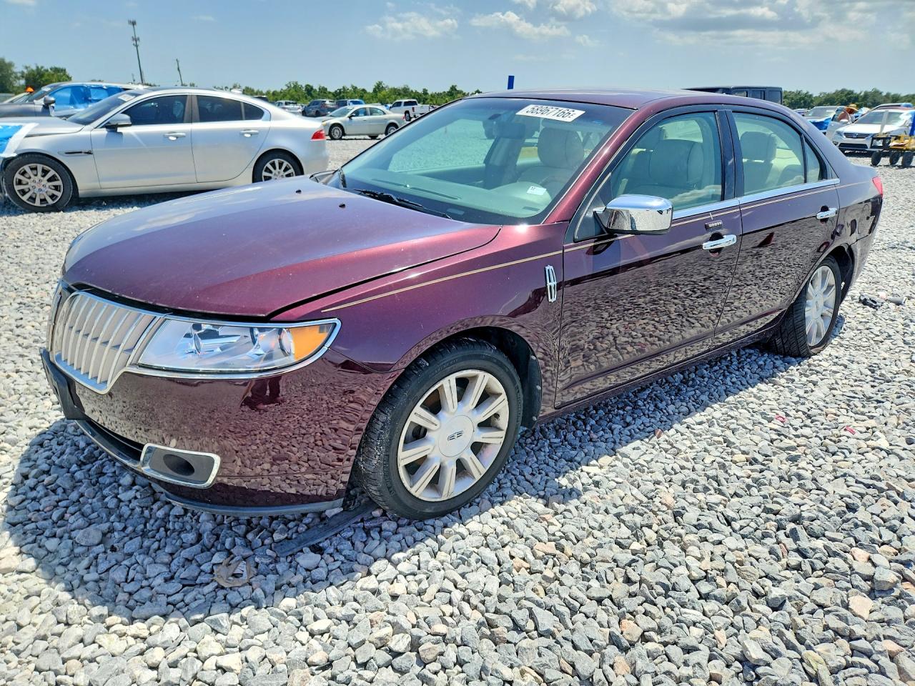 2012 Lincoln MKZ, VIN 3LNHL2GC7CR828830 — Side