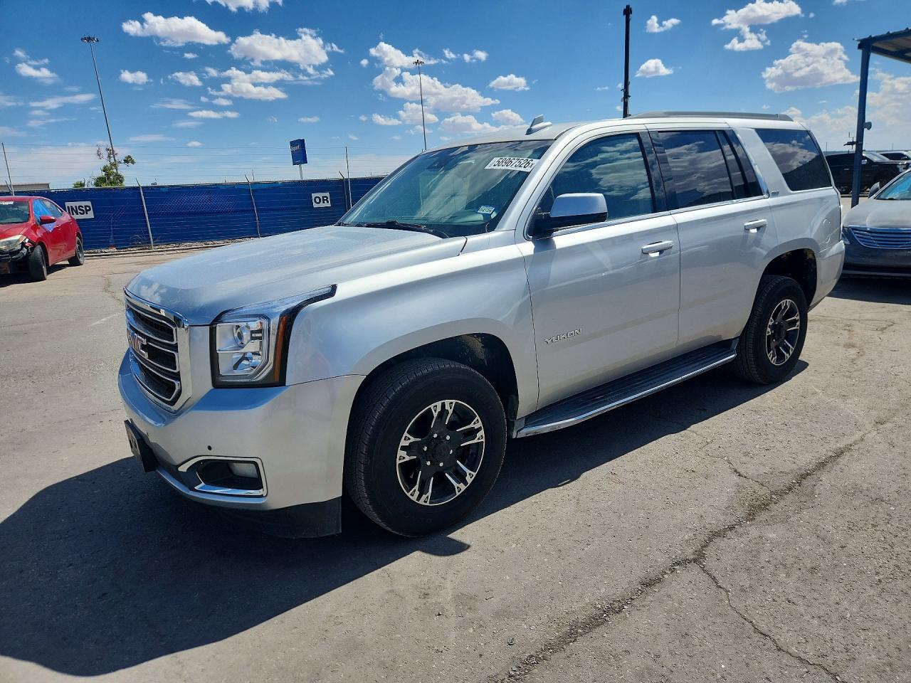 2017 GMC Yukon SLT, VIN 1GKS1BKC9HR114793 — Minor dents and scratches