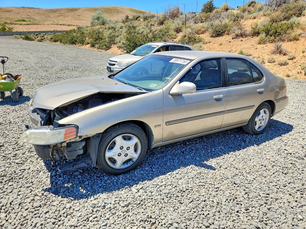 2001 Nissan Altima GXE, VIN 1N4DL01D81C121293 — Front end