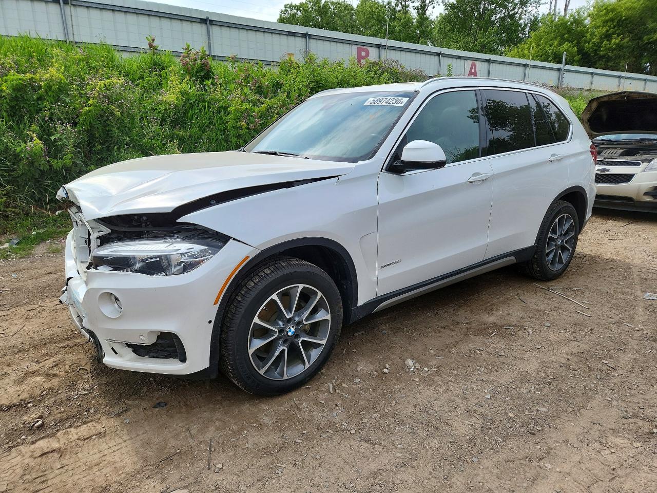 2018 BMW X5 xDrive35i, VIN 5UXKR0C59J0X85009 — Front end
