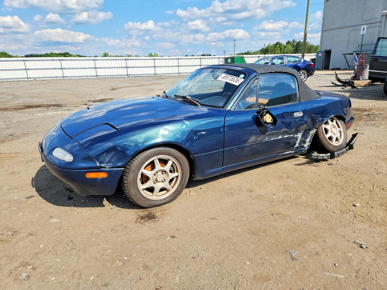 1995 Mazda MX-5 Miata, VIN JM1NA3531S0609799 — Rear end