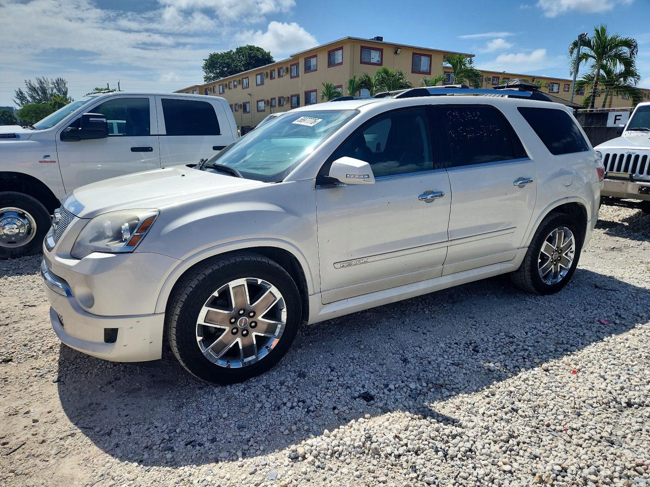 2012 GMC Acadia Denali, VIN 1GKKVTEDXCJ417183 — Minor dents and scratches