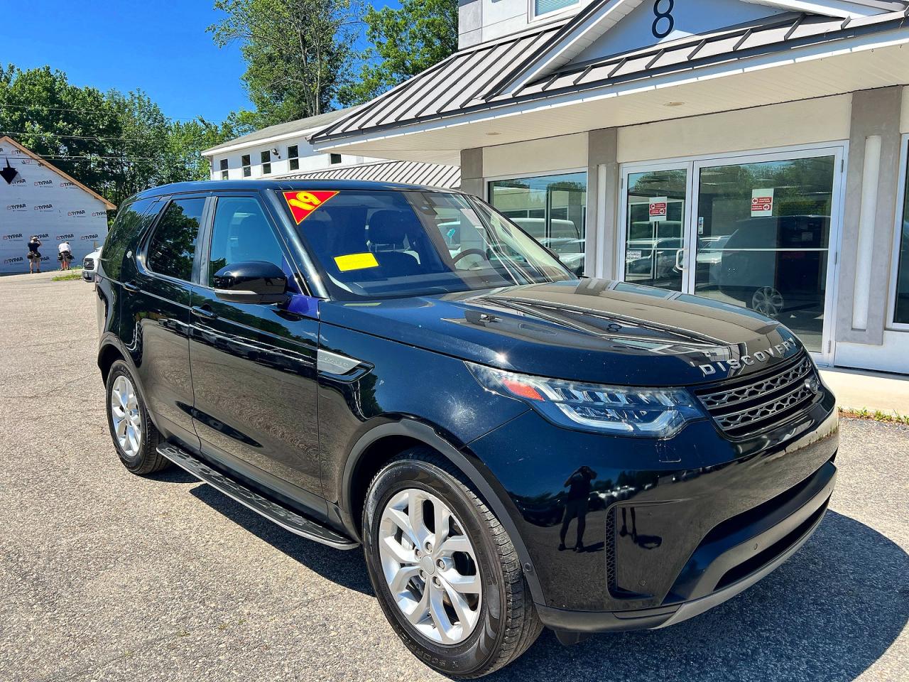 2019 Land Rover Discovery SE, VIN SALRG2RV4K2400835 — Auction photo