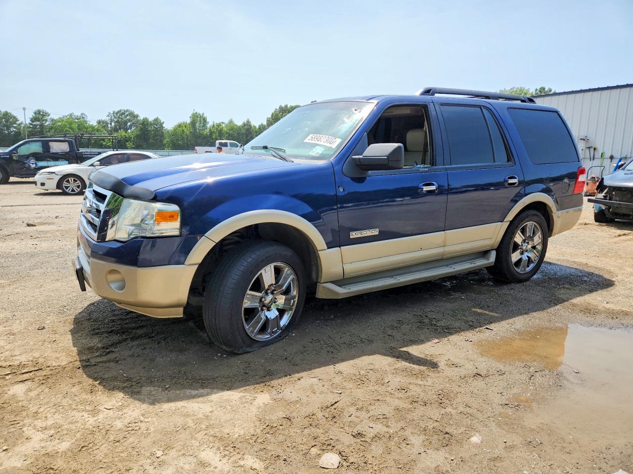 2008 Ford Expedition Eddie Bauer, VIN 1FMFU175X8LA62565 — Vandalism