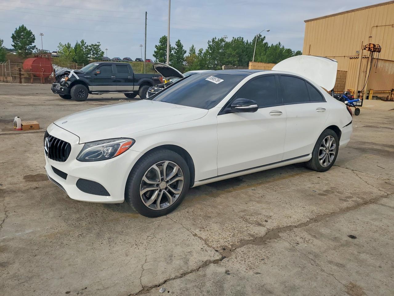 2015 Mercedes-Benz C 300, VIN 55SWF4KB0FU081458 — Rear end