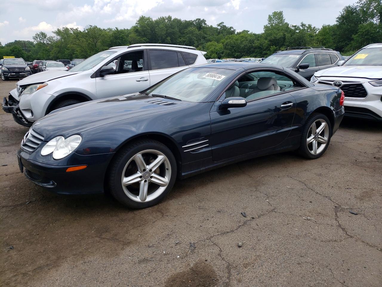 2004 Mercedes-Benz SL 500, VIN WDBSK75F64F070628 — Rear end
