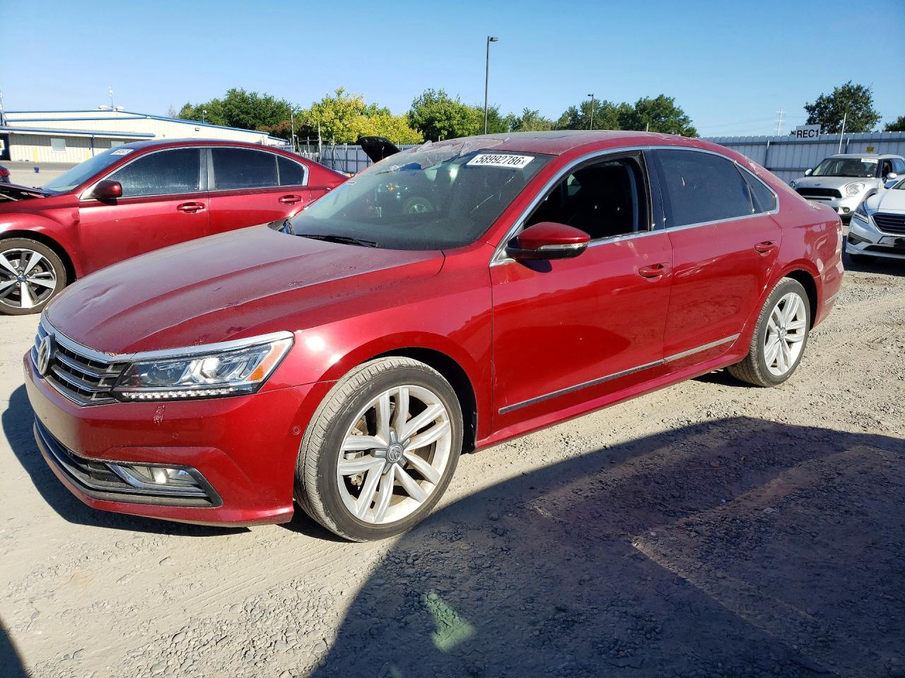 2017 Volkswagen Passat SEL Premium, VIN 1VWCT7A36HC064265 — Roof