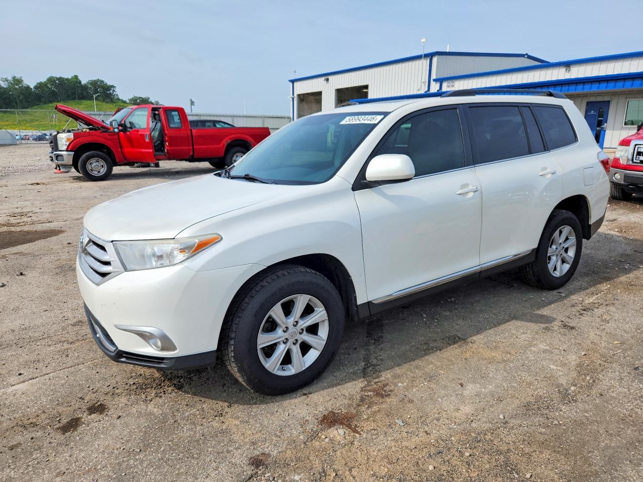 2013 Toyota Highlander SE, VIN 5TDBK3EH3DS266134 — Front end