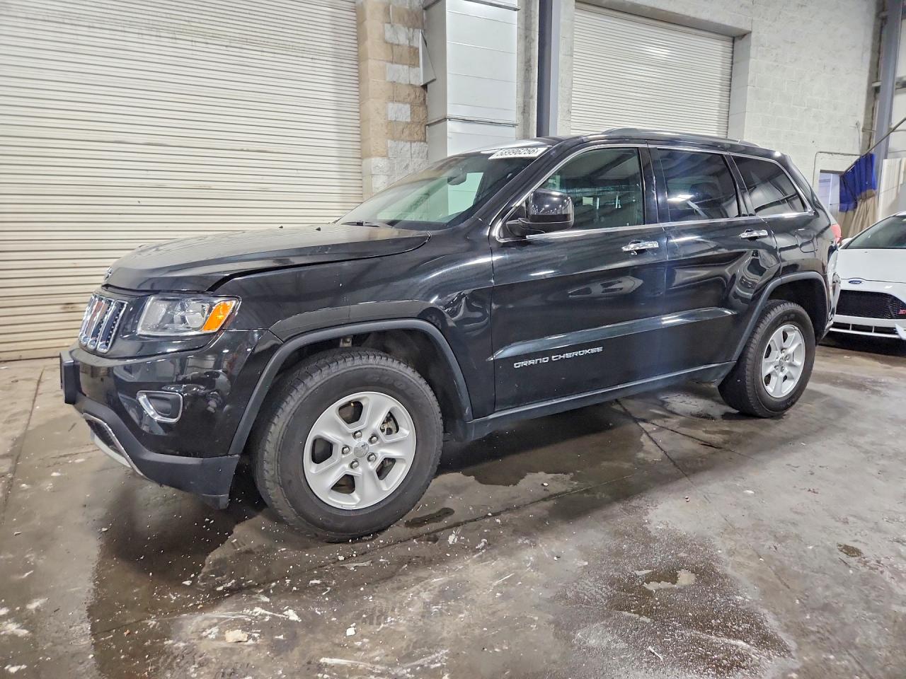 2016 Jeep Grand Cherokee Laredo, VIN 1C4RJFAG6GC477978 — Перед