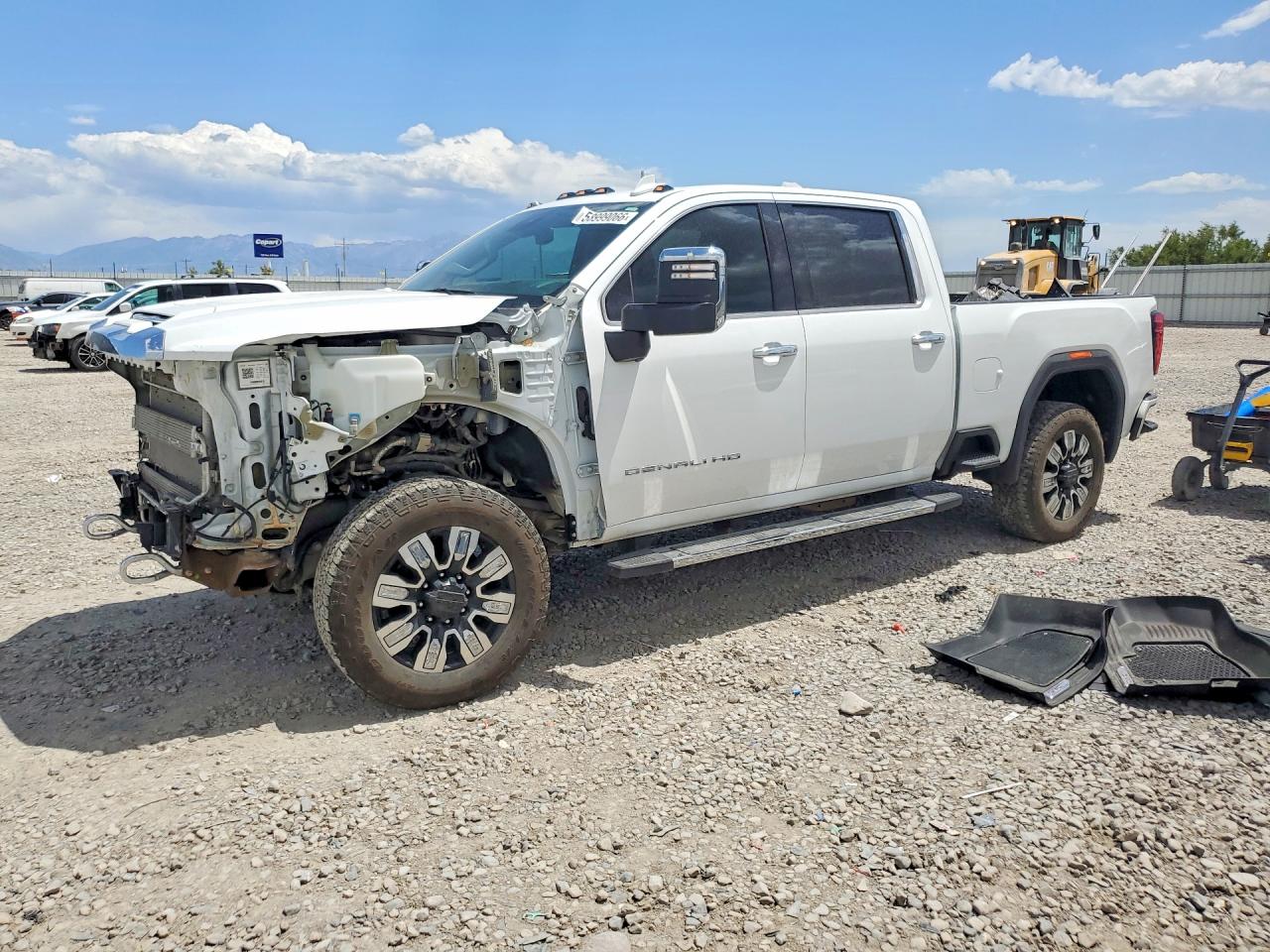 2024 GMC Sierra 3500HD Denali, VIN 1GT49WEY1RF391470 — Front end