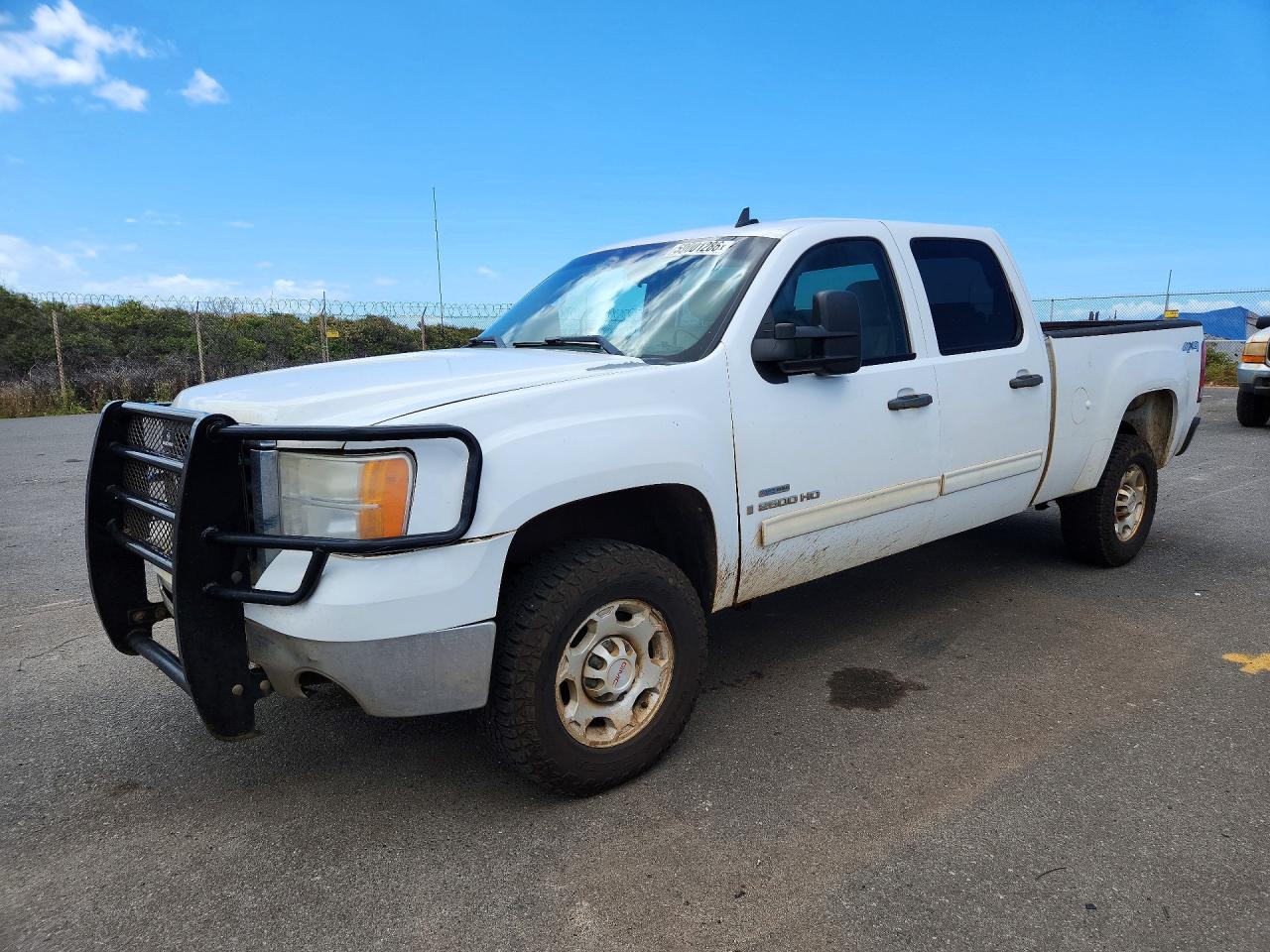 2009 GMC Sierra 2500HD SLE, VIN 1GTHK53659F133051 — Front end