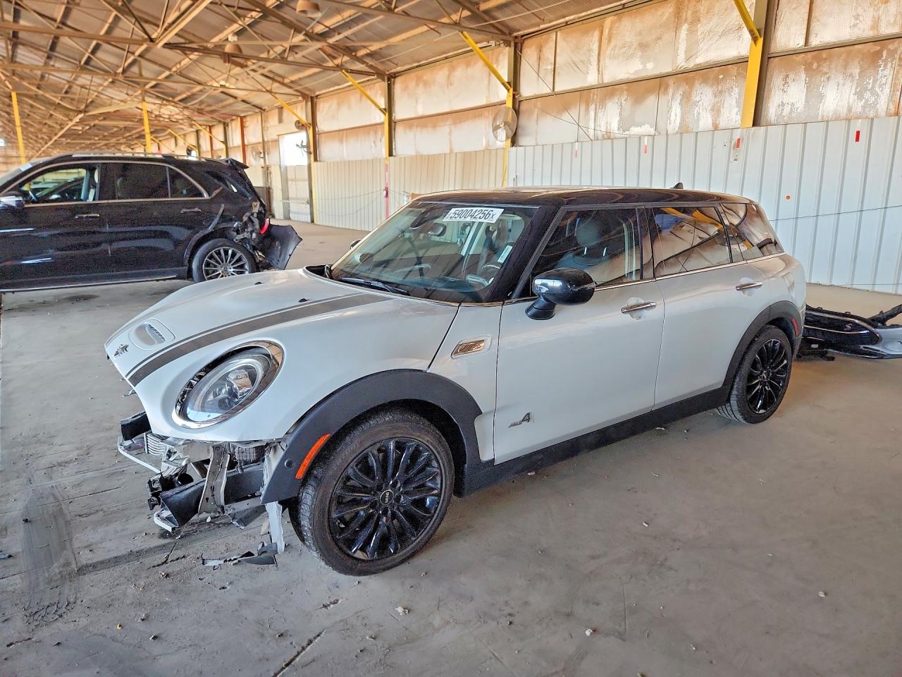 2021 MINI Clubman Cooper S, VIN WMWXJ1C06M2P38700 — Front end