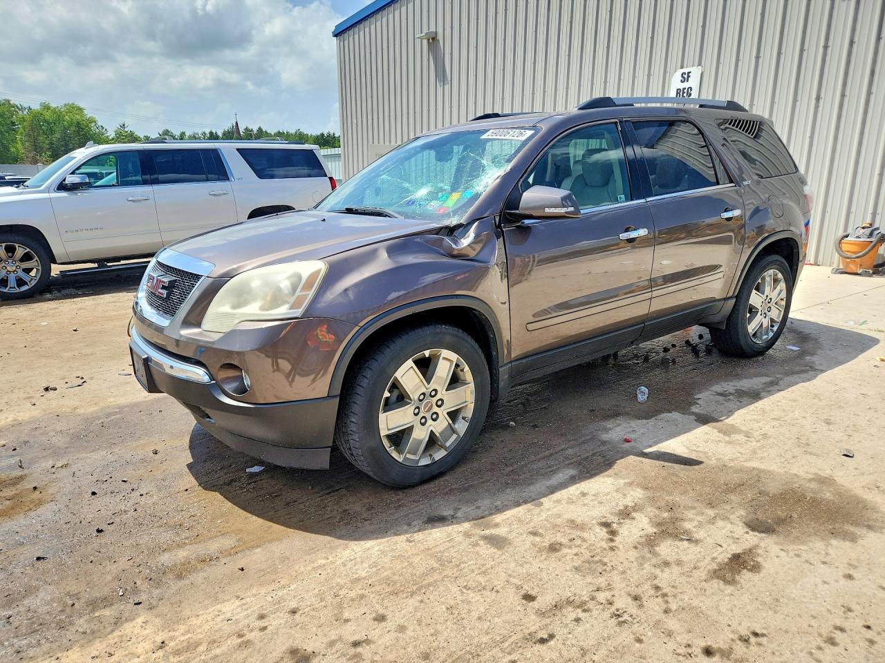 2010 GMC Acadia SLT1, VIN 1GKLVMED1AJ213377 — Перед