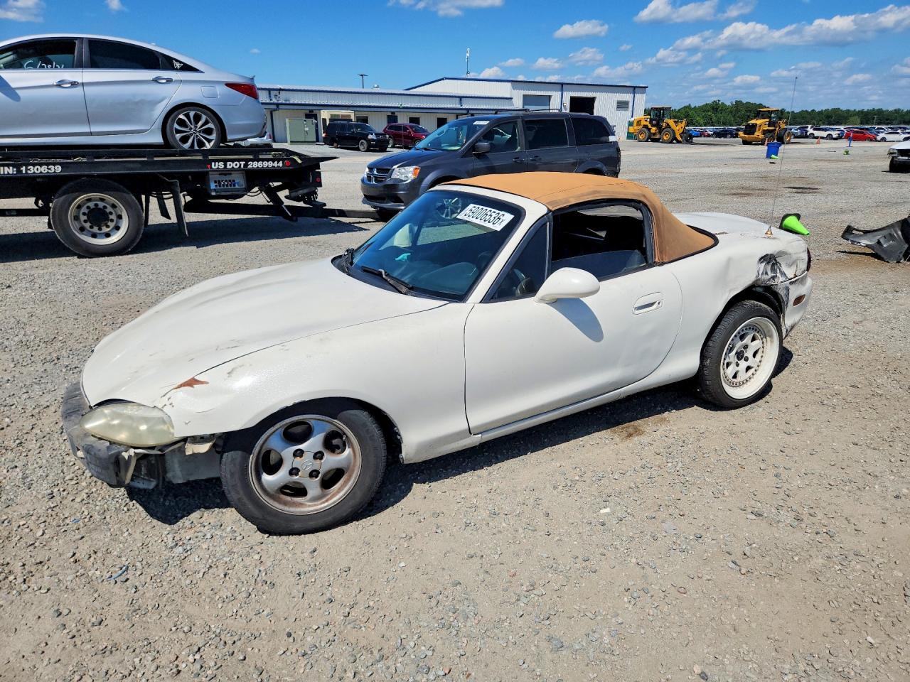 1999 Mazda MX-5 Miata, VIN JM1NB3535X0109472 — Front end