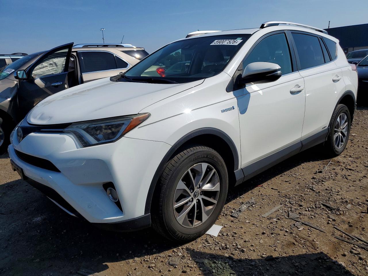 2016 Toyota RAV4 XLE, VIN JTMRJREV3GD001126 — Rear end