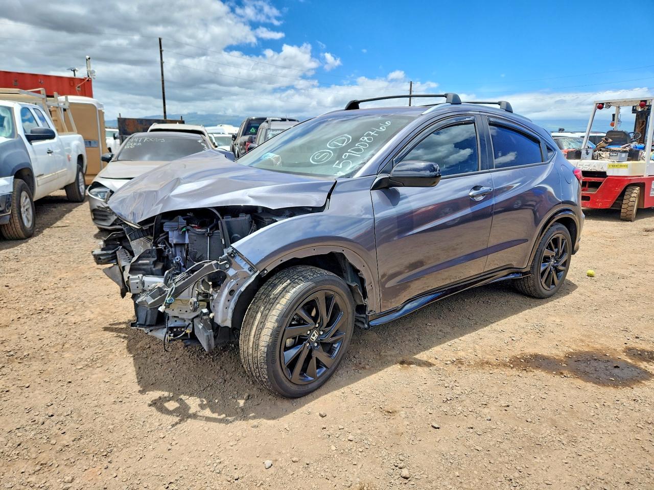 2021 Honda HR-V Sport, VIN 3CZRU6H19MM740395 — Перед