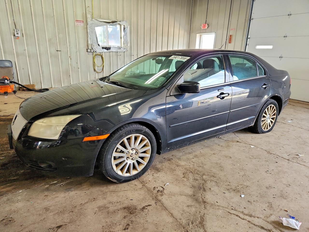 2009 Mercury Milan Premier, VIN 3MEHM08109R635171 — Minor dents and scratches
