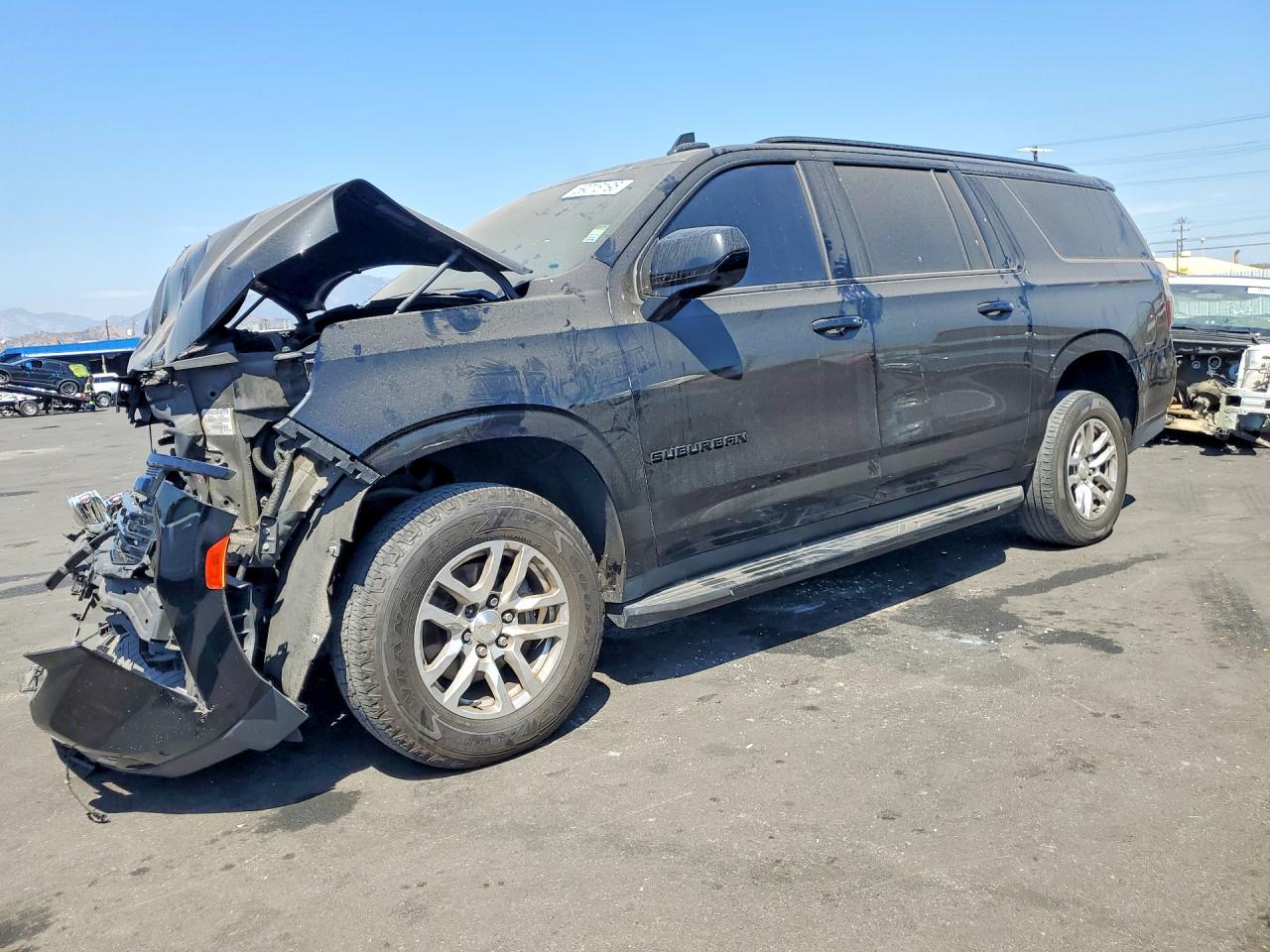 2023 Chevrolet Suburban RST, VIN 1GNSKEKD5PR108689 — Front end
