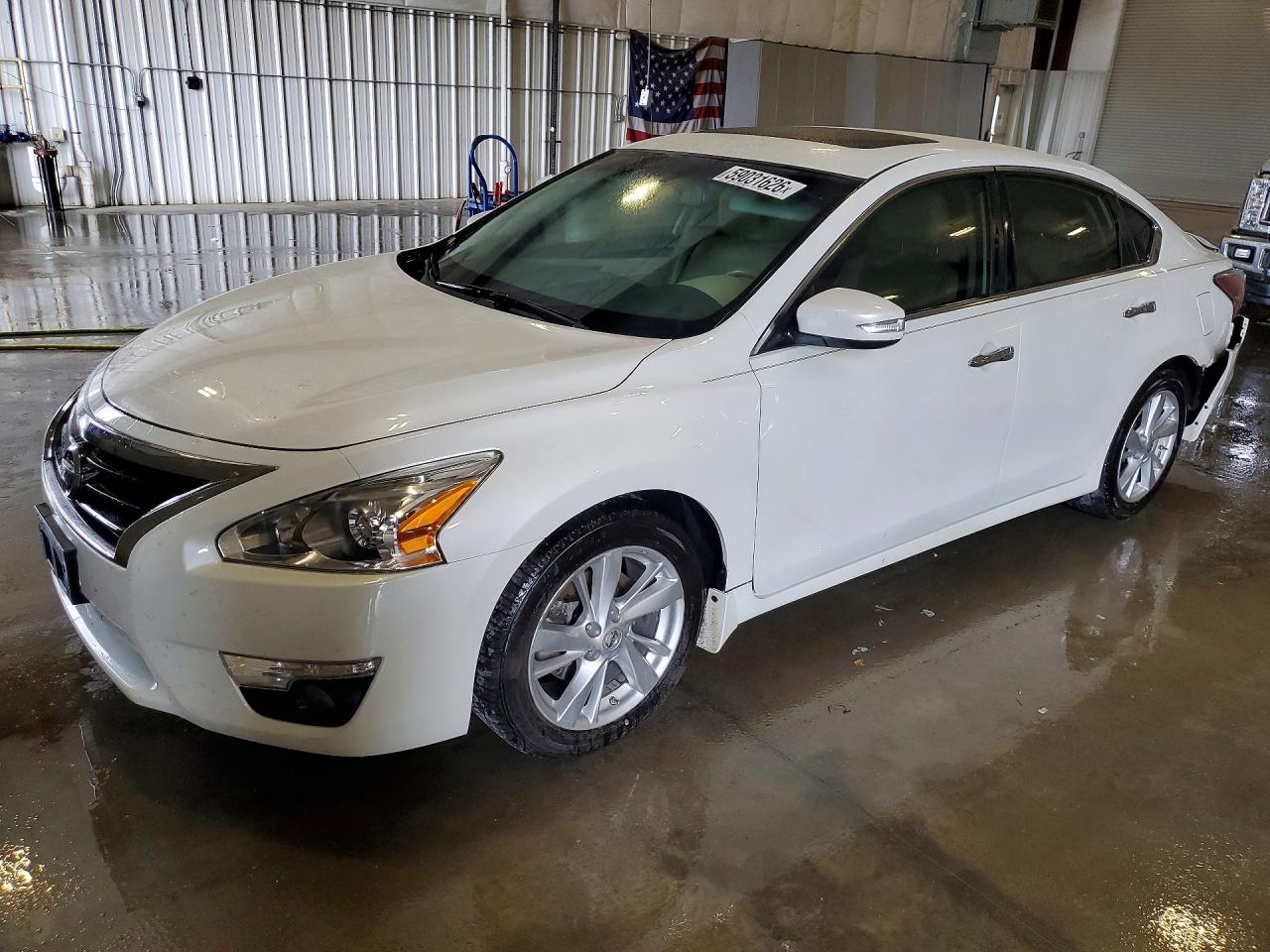 2014 Nissan Altima S, VIN 1N4AL3AP1EN237718 — Rear end