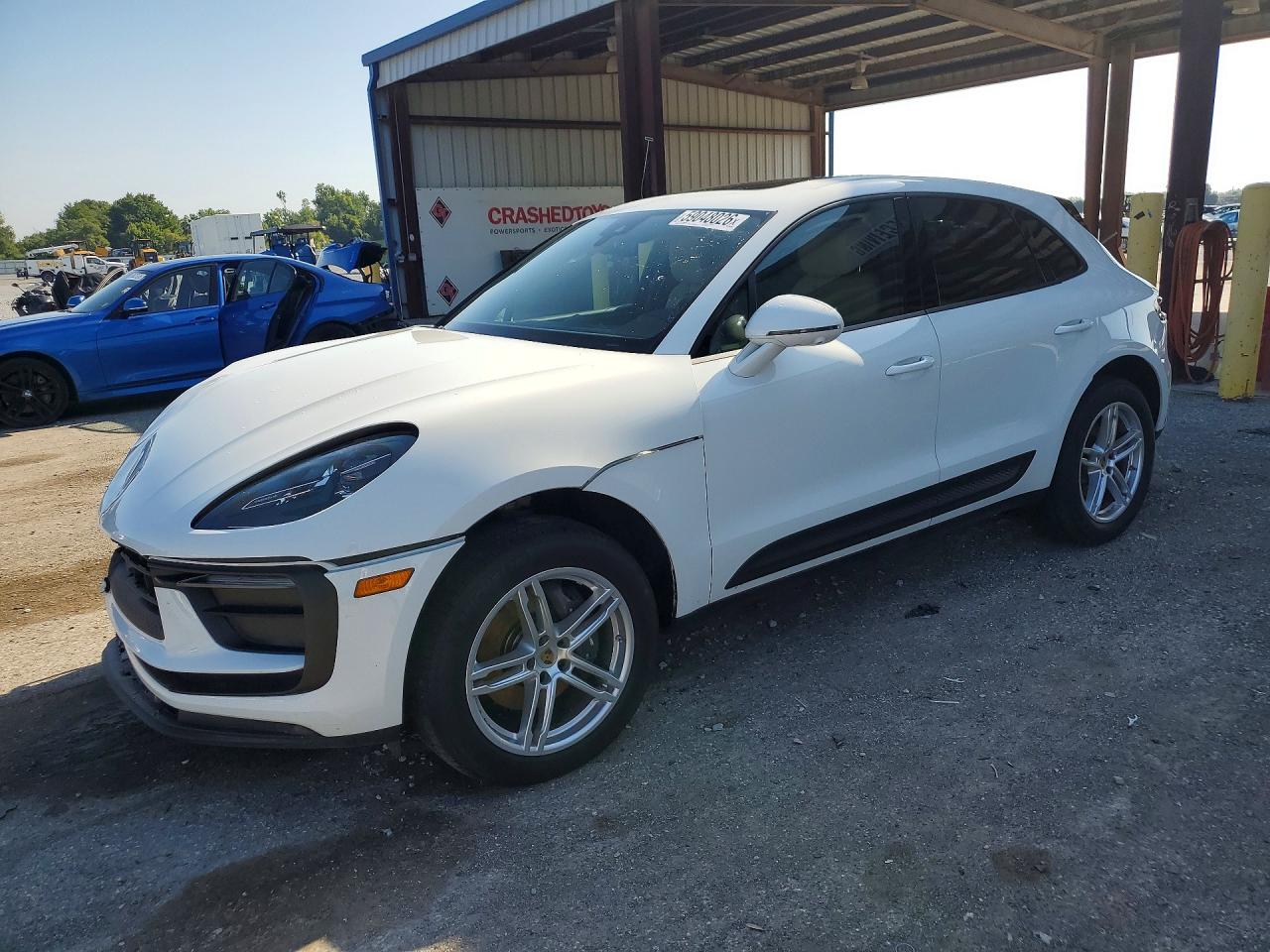 2024 Porsche Macan, VIN WP1AA2A50RLB17417 — Front end