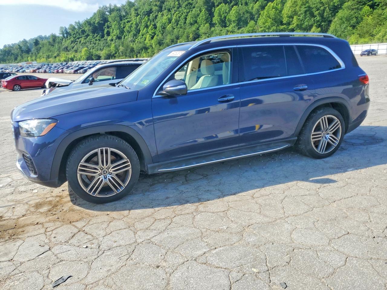 2025 Mercedes-Benz GLS 450, VIN 4JGFF5KE0SB351587 — Rear end