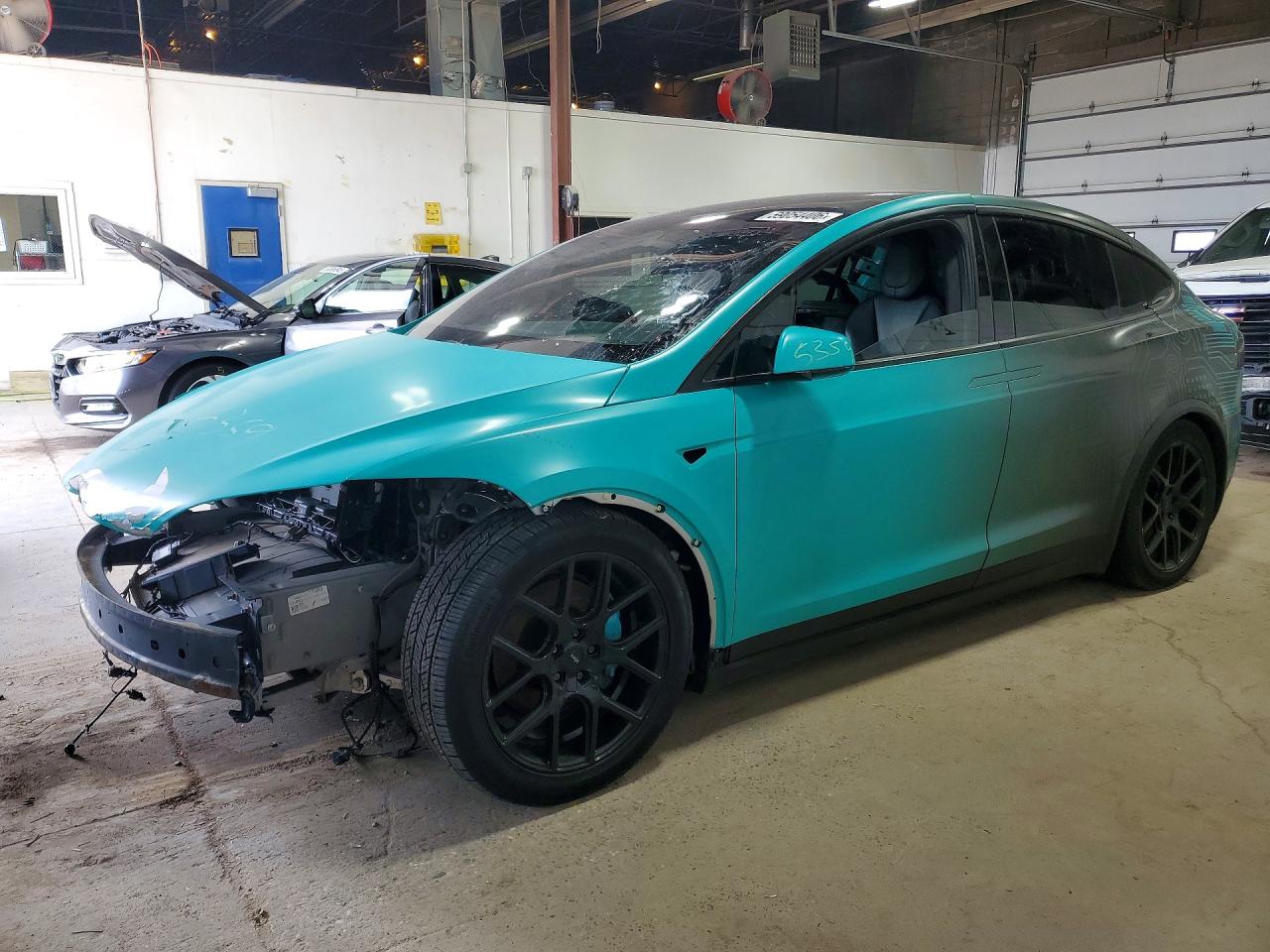 2018 Tesla Model X 75D, VIN 5YJXCAE22JF087151 — Front end