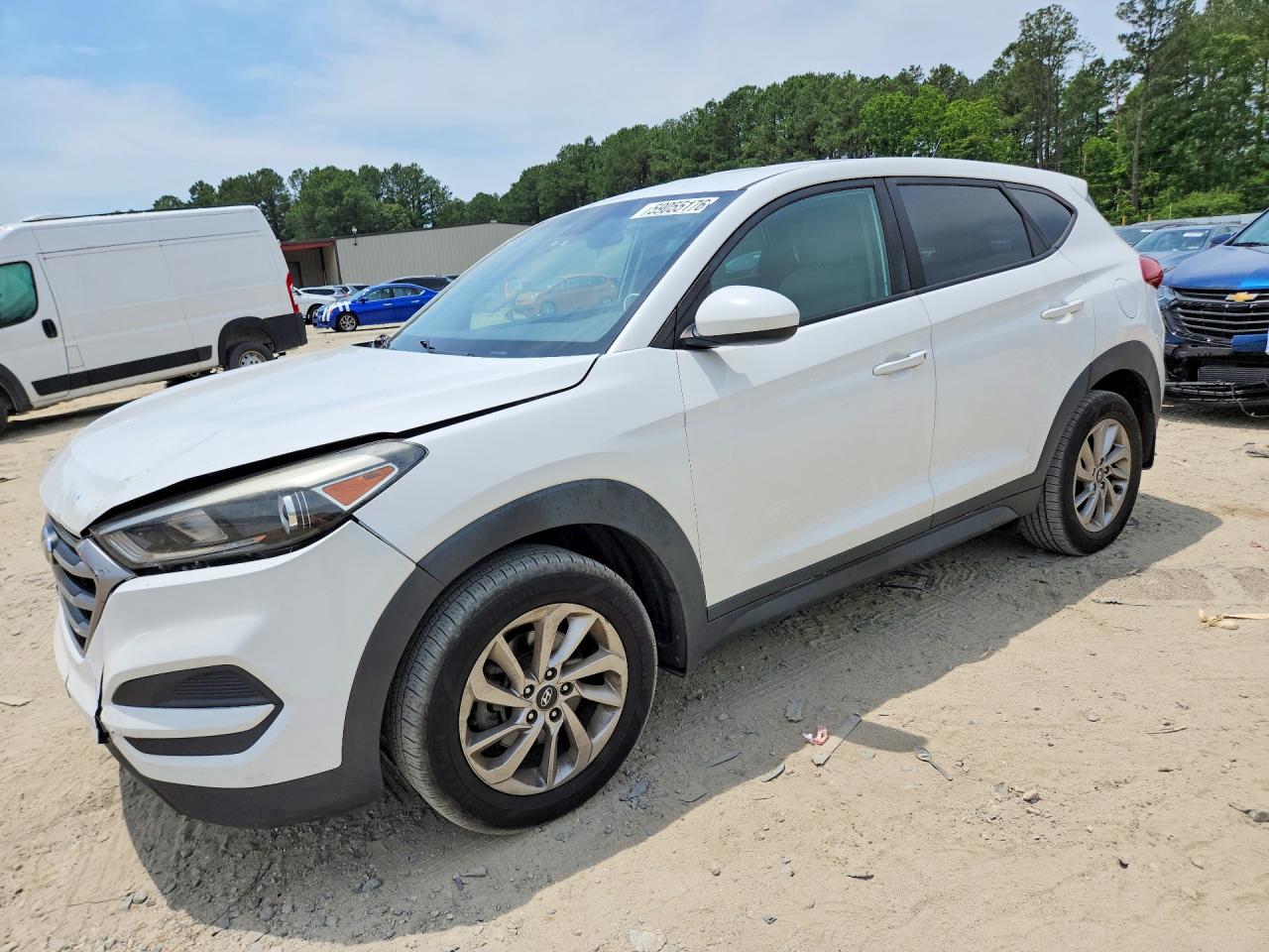 2017 Hyundai Tucson SE, VIN KM8J23A42HU285690 — Перед