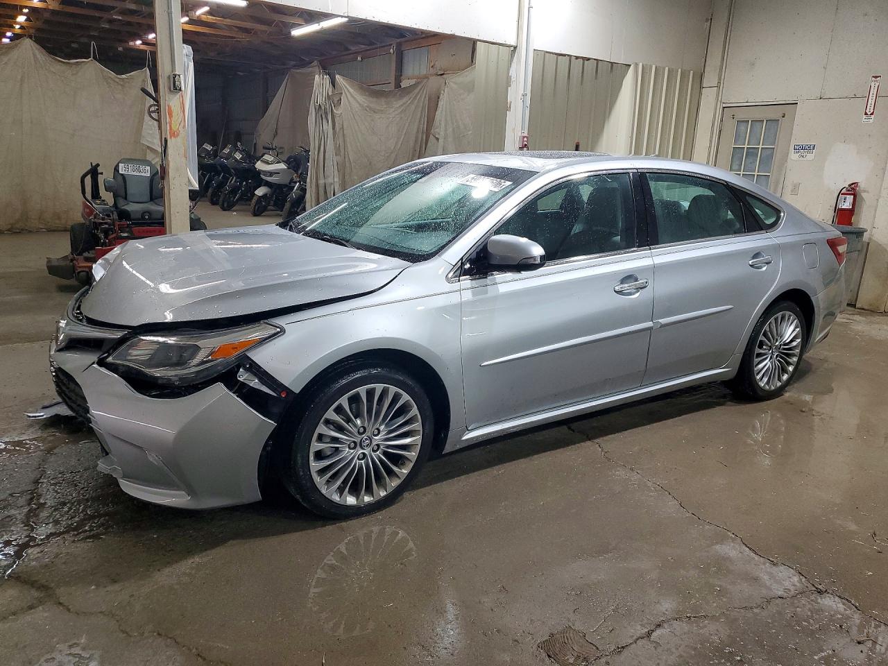 2016 Toyota Avalon XLE Premium, VIN 4T1BK1EB5GU237312 — Перед