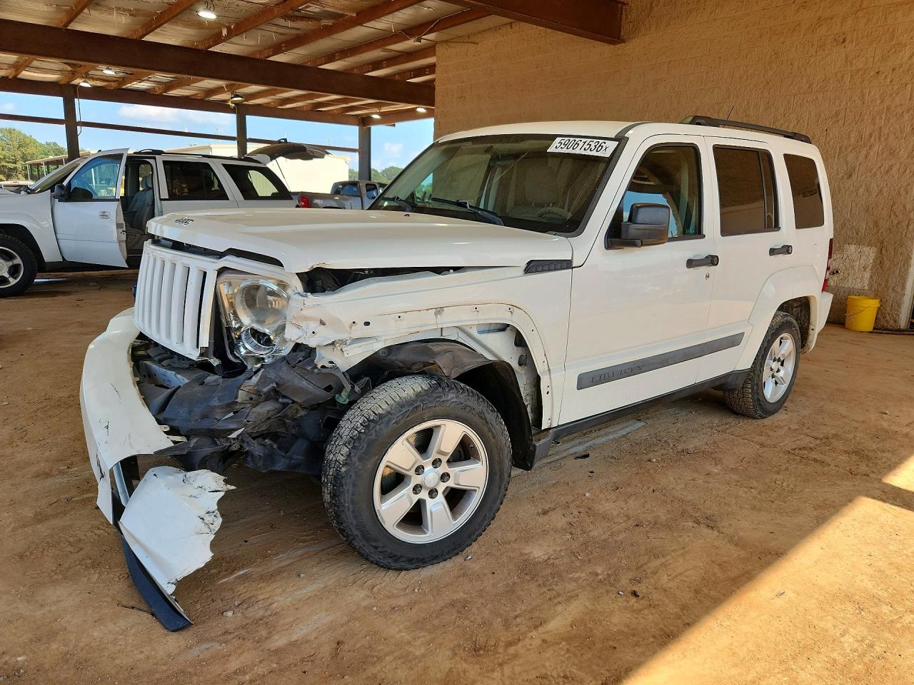 2009 Jeep Liberty Sport, VIN 1J8GP28K69W536708 — Front end