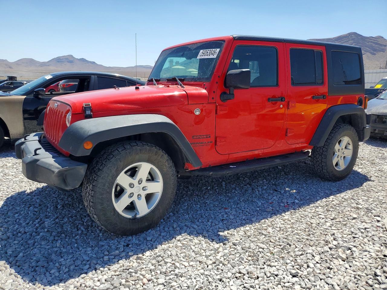 2016 Jeep Wrangler Unlimited Sport, VIN 1C4BJWDG8GL116216 — Перед