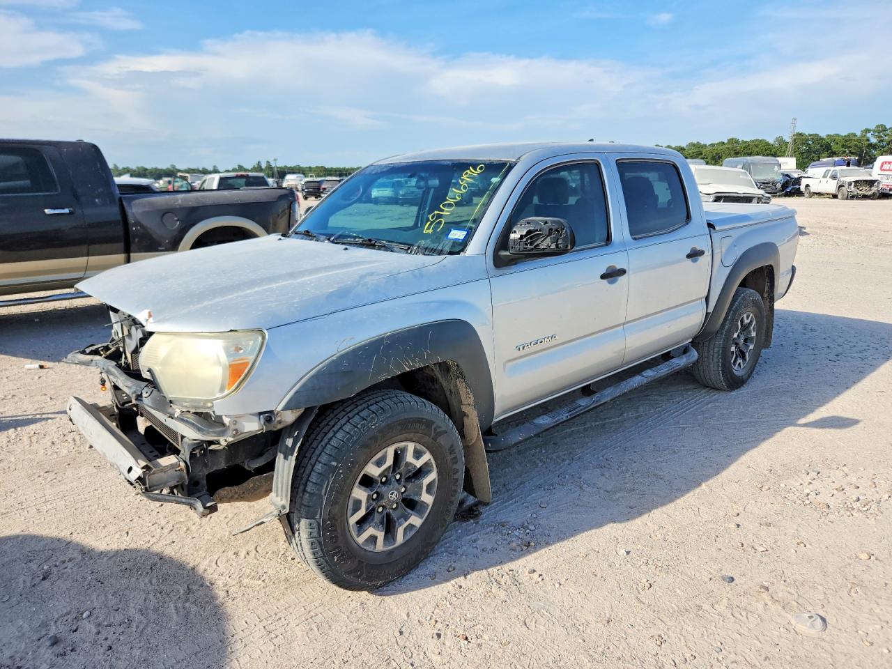 2012 Toyota Tacoma PreRunner, VIN 5TFJU4GNXCX025646 — Front end