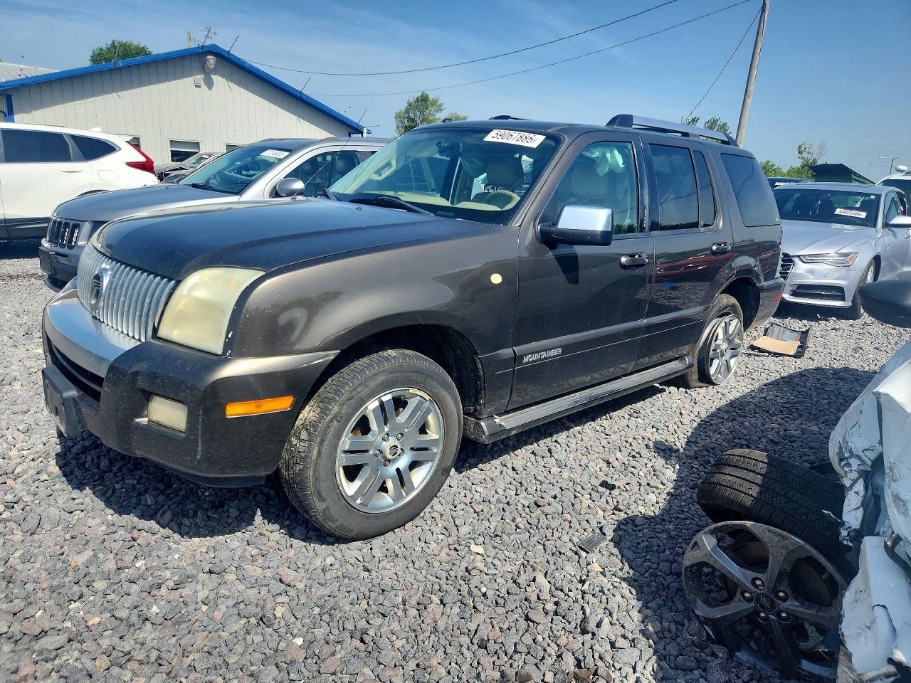 2008 Mercury Mountaineer Premier, VIN 4M2EU48888UJ00907 — Side