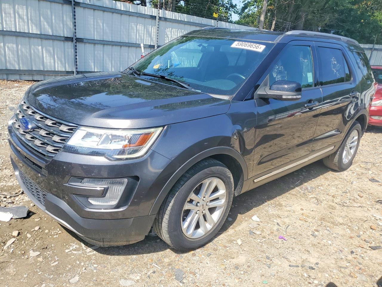 2017 Ford Explorer XLT, VIN 1FM5K7D88HGE00380 — Rear end
