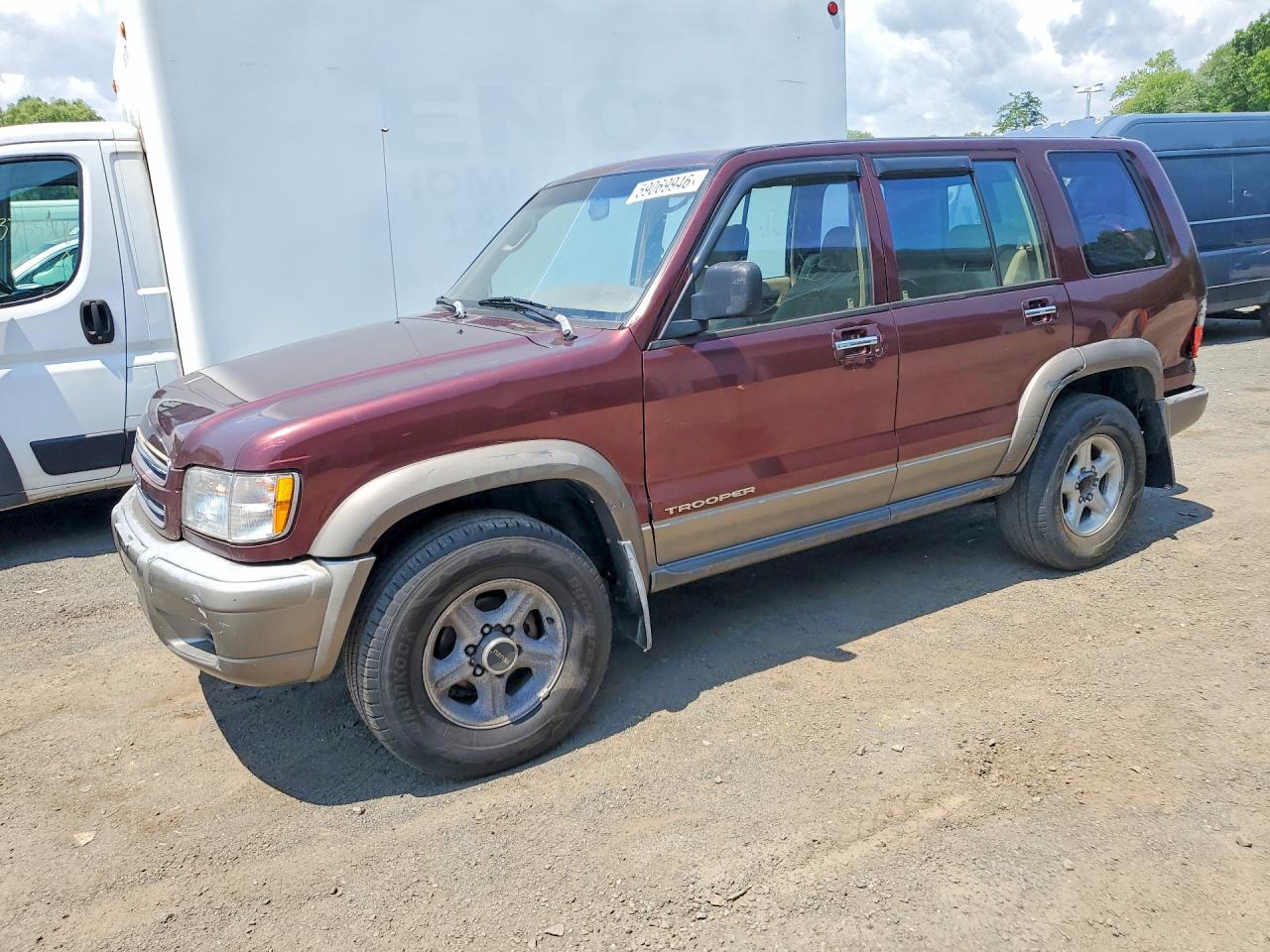 2000 Isuzu Trooper S, VIN JACDJ58X0Y7J07757 — Rear end