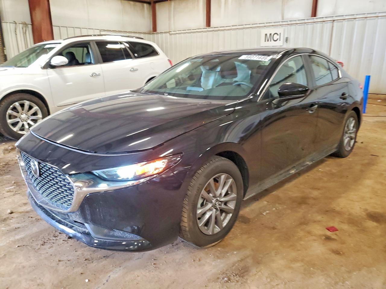 2024 Mazda 3 S, VIN 3MZBPAAM8RM417059 — Бок