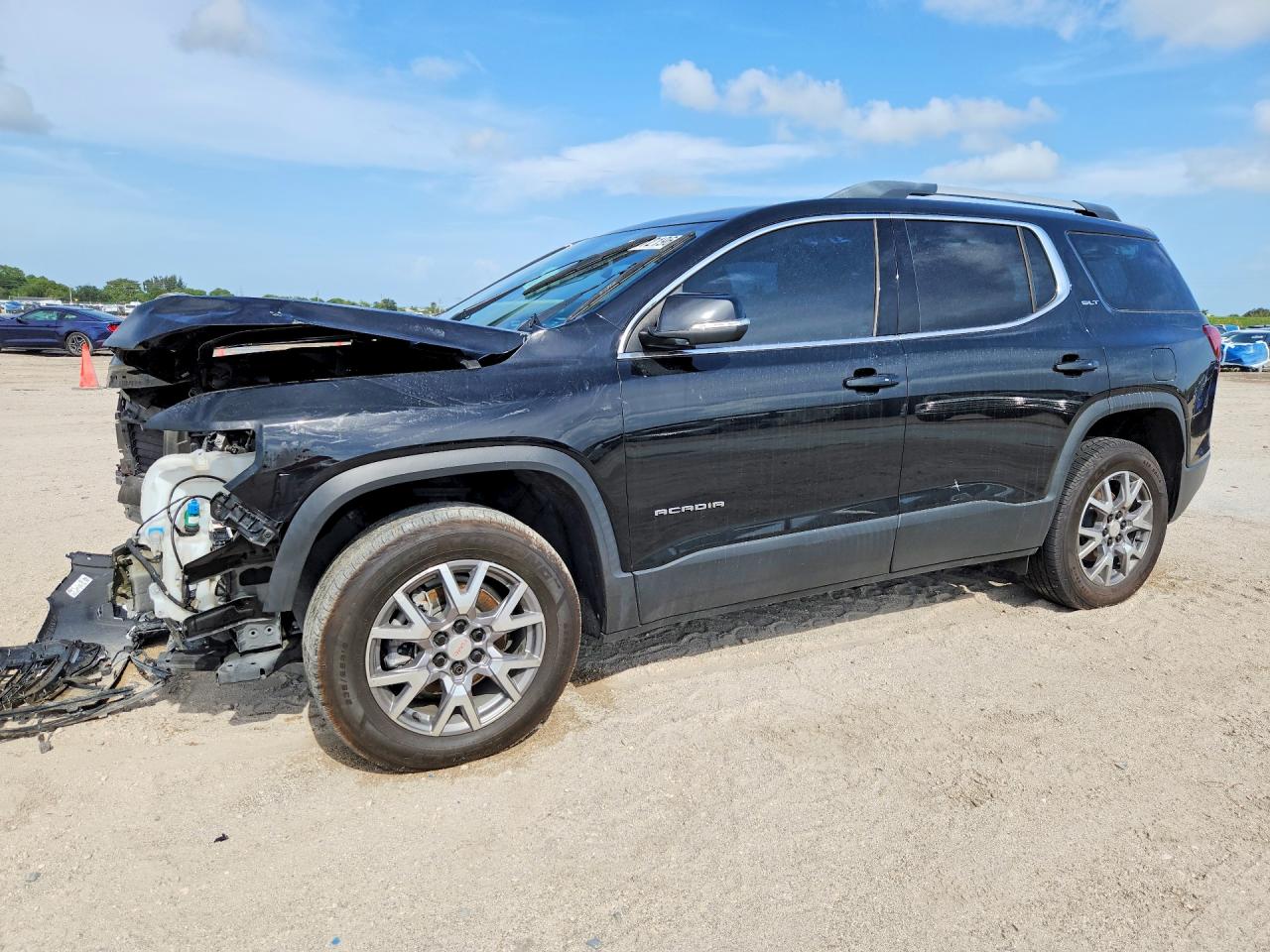 2021 GMC Acadia SLT, VIN 1GKKNMLS0MZ207041 — Front end