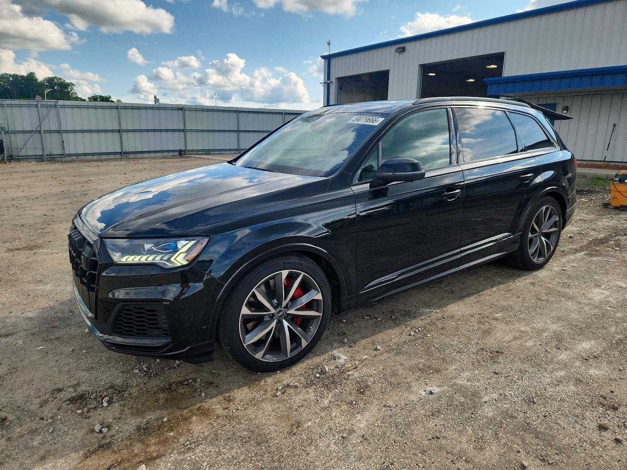 2023 Audi SQ7 Prestige, VIN WA1VWBF7XPD019074 — Roof
