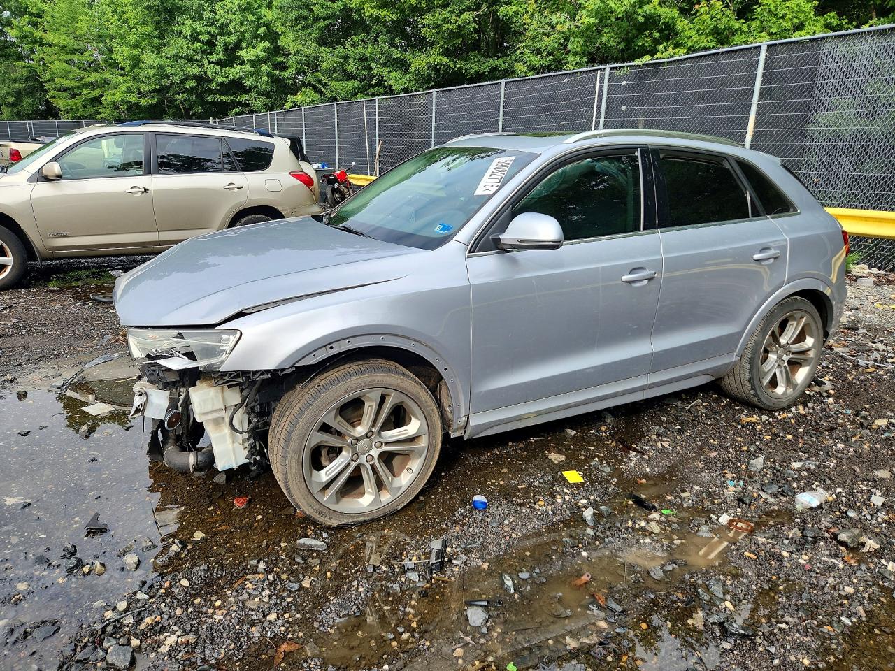 2016 Audi Q3 Premium Plus, VIN WA1EFCFS1GR012835 — Front end