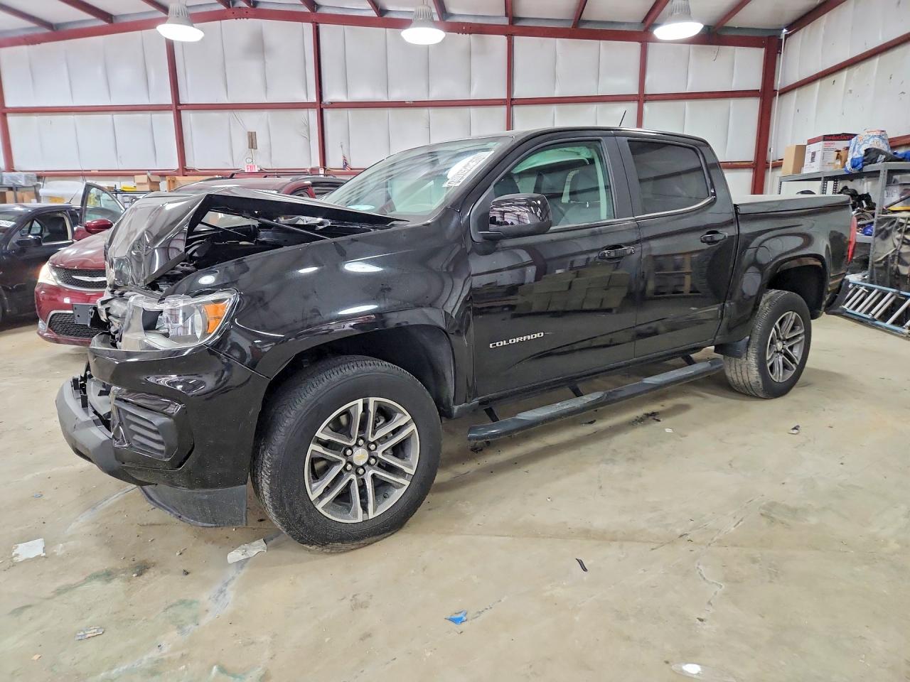 2021 Chevrolet Colorado 2WD Work Truck, VIN 1GCGSBEN3M1187422 — Front end