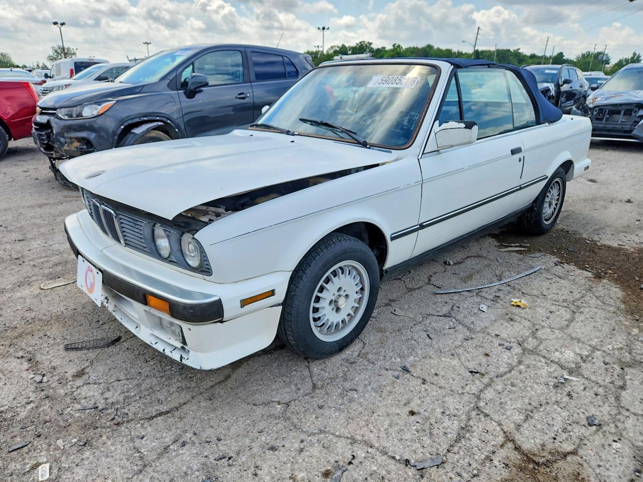 1989 BMW 3 Series, VIN WBABB1300K8275079 — Мелкие вмятины и царапины
