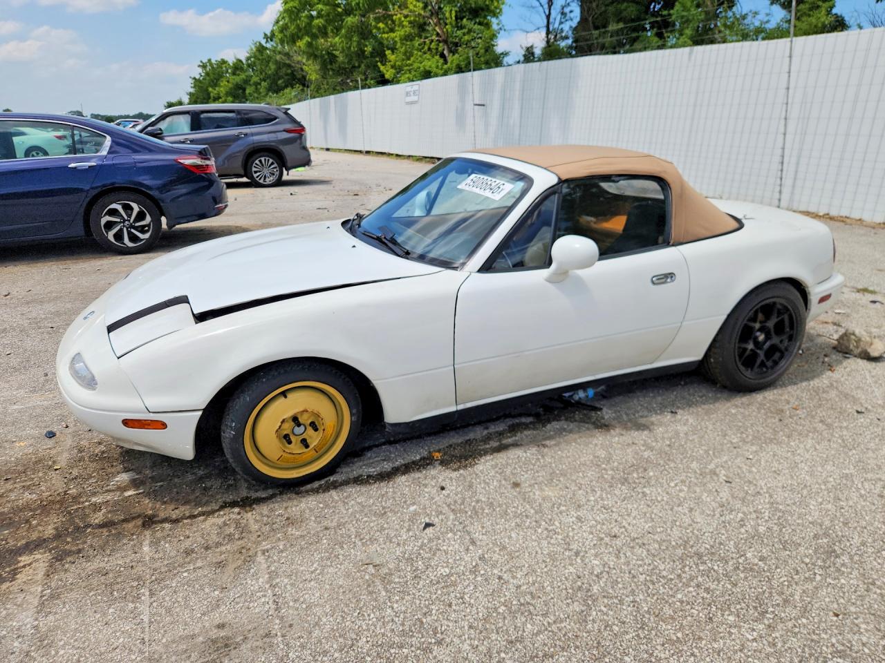 1993 Mazda MX-5 Miata, VIN JM1NA3516P0406669 — Front end