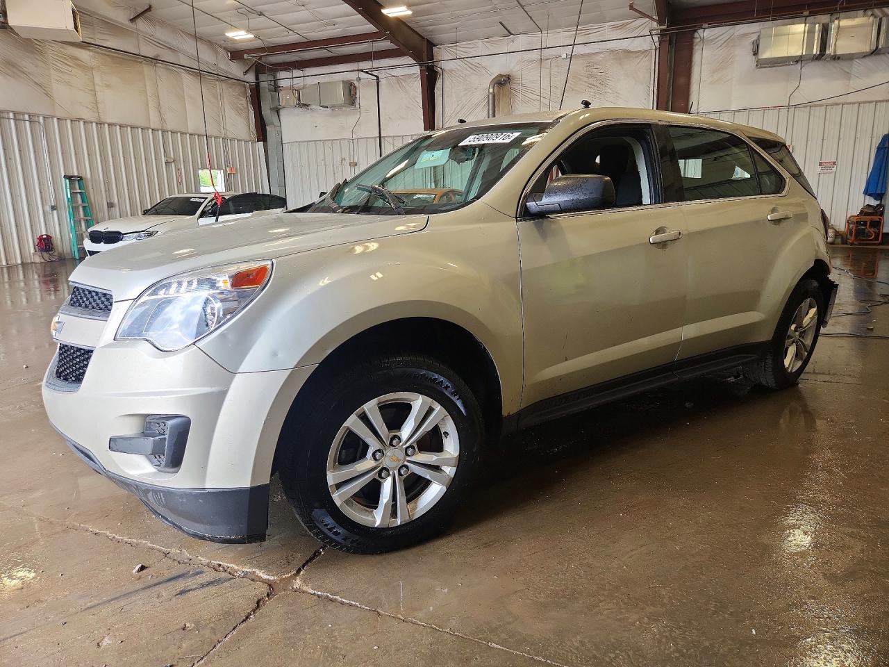 2014 Chevrolet Equinox LS, VIN 2GNALAEK4E6131532 — Vandalism